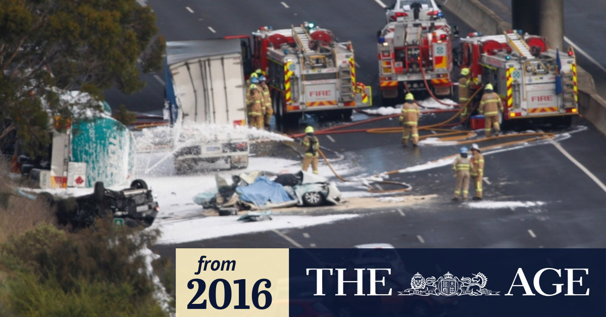 Calder Freeway crash One dead, six injured in petrol tanker rollover